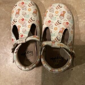 Monkey Feet Cream Moc Shoes Soft and Flexible